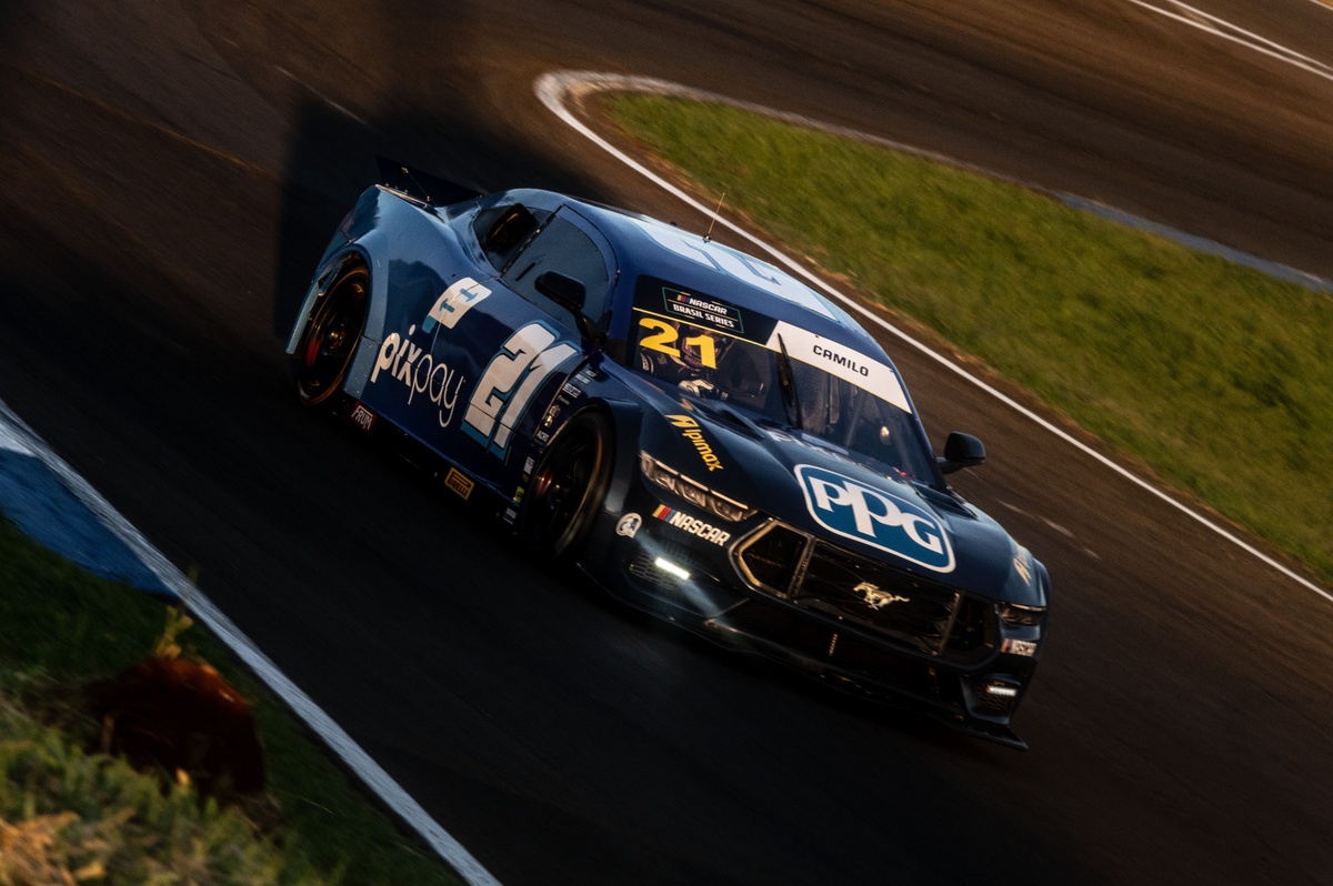 NASCAR Brasil: Thiago Camilo faz início perfeito e vence Sunset Race em Londrina