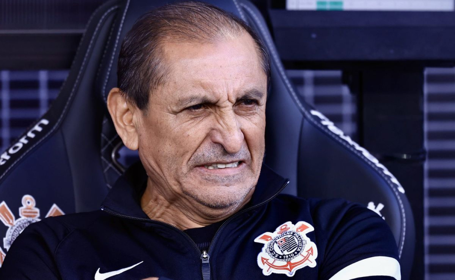 Corinthians demite técnico Ramón Díaz após início ruim no Brasileirão e tropeços na Sul-Americana
