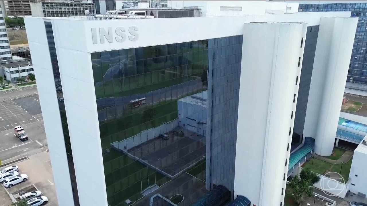 Reunião de Lula sobre fraudes do INSS termina sem anúncio; governo estuda como ressarcir vítimas