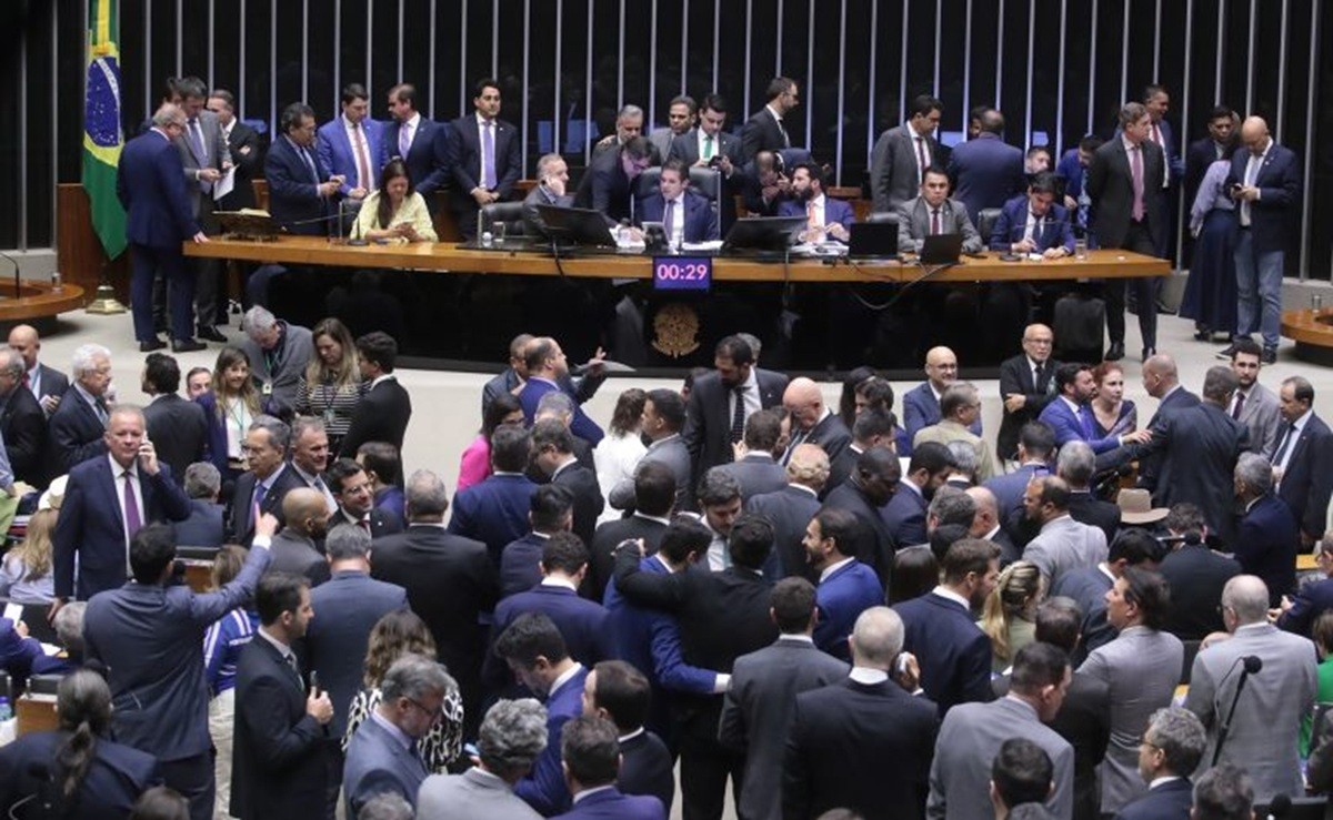Briga do STF, agora, é com quem sempre mandou no Brasil: o Centrão