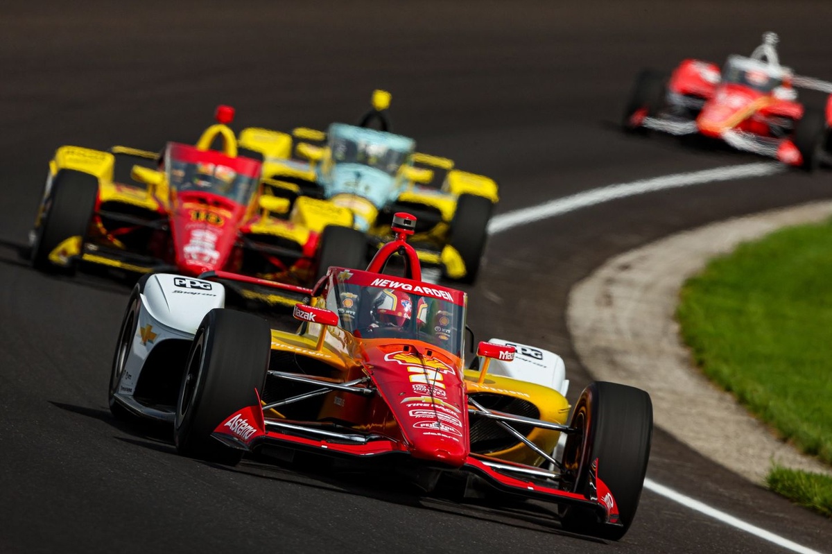 Indy 500: Newgarden lidera treino livre 3; Castroneves foca em acerto de corrida