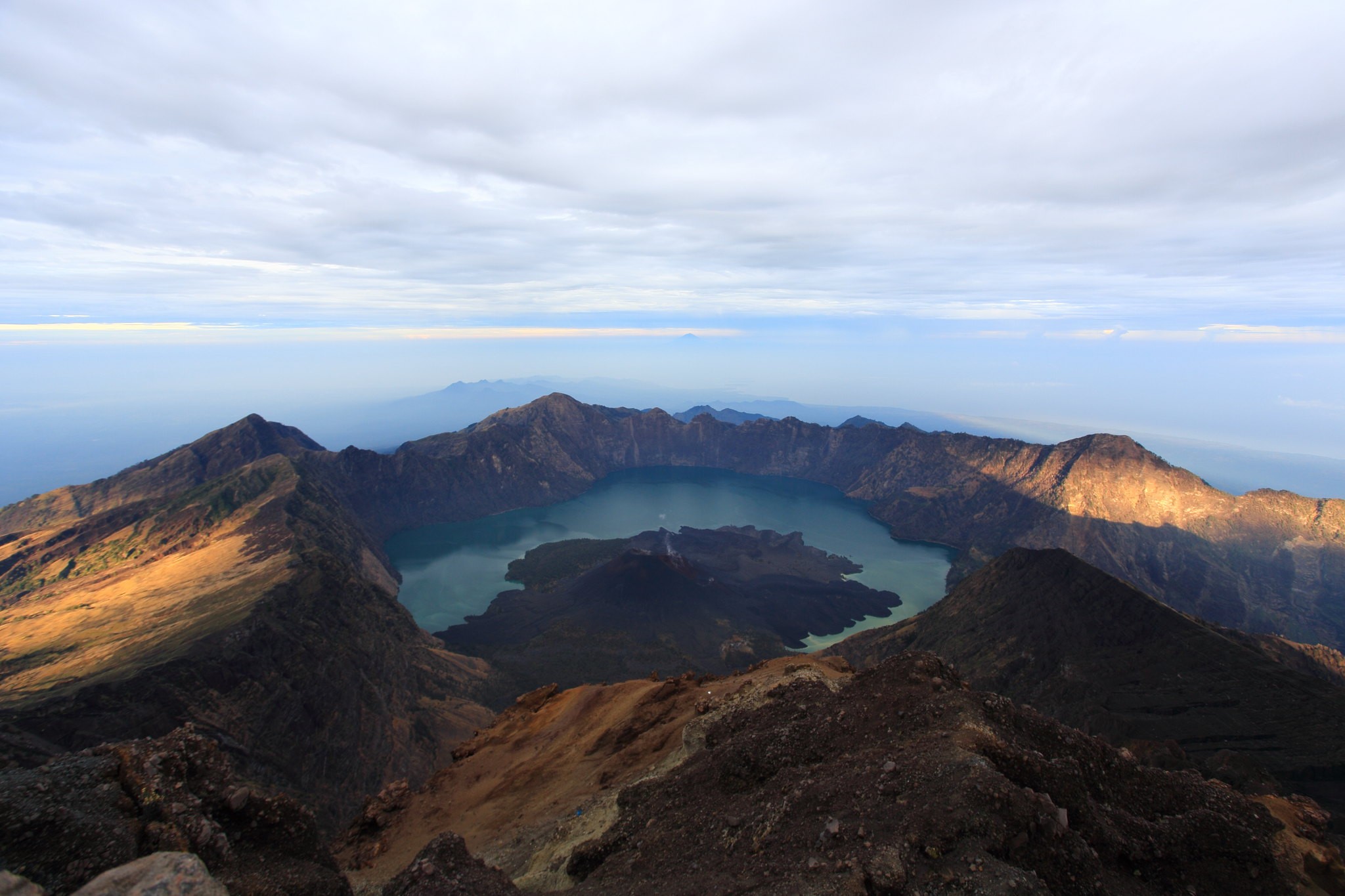 9 mortes em 5 anos: por que o monte Rinjani, onde brasileira morreu em área de vulcão, é tão perigoso?